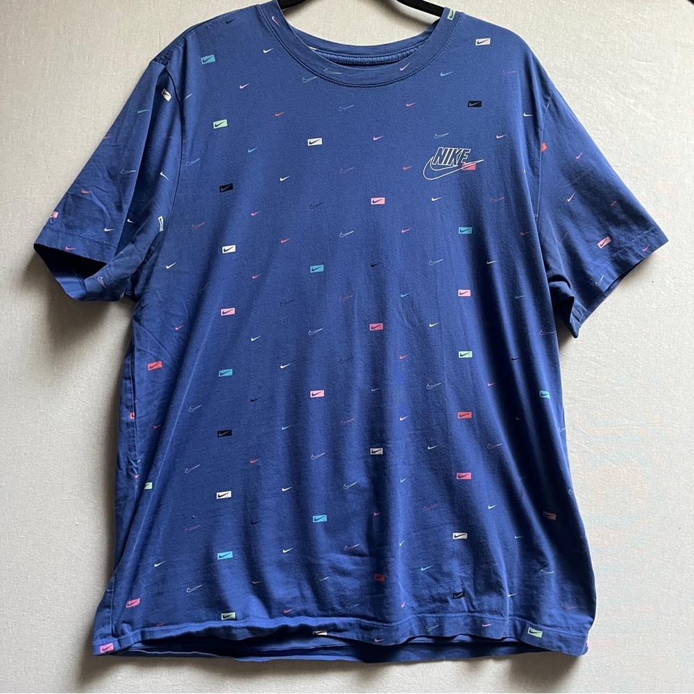 Nike Swoosh Men's Multicolor Logo Pattern Tee Sz XL